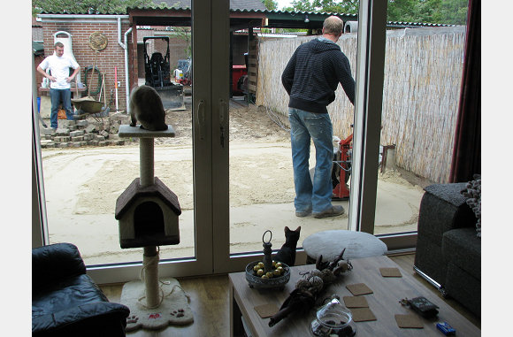 De boel nog aantrillen en dan verder, 22 mei hebben ze het dus afegmaakt, helaas heeft Winni geen foto's gemaakt.