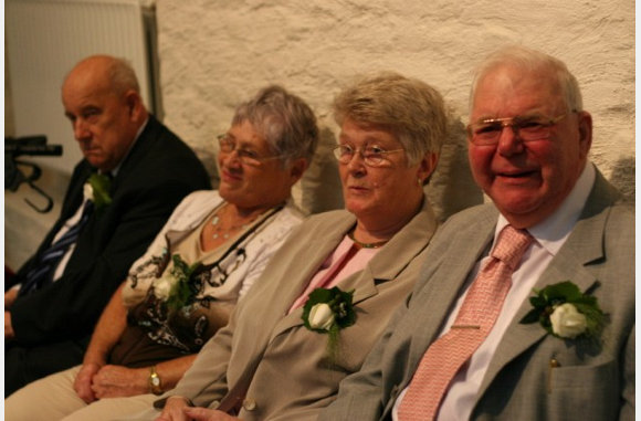 Aan de ene kant de ouders.